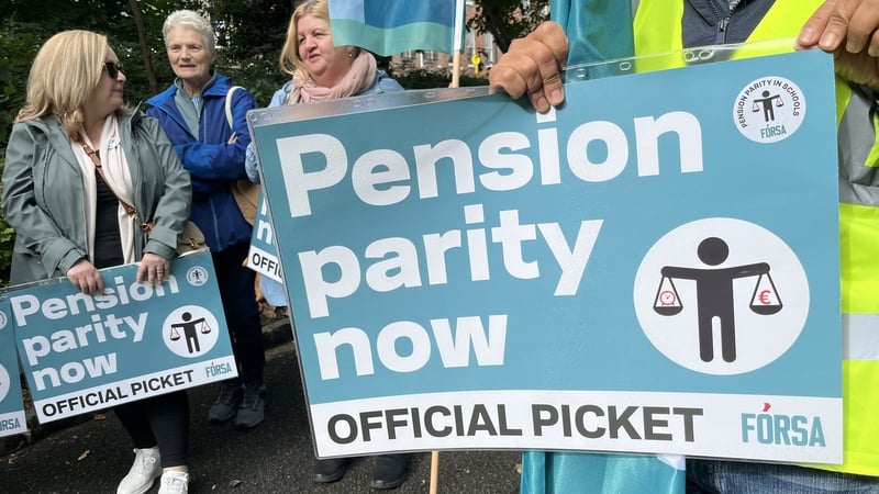 School secretaries and caretakers engaged in strike action for over a week at the start of the school year