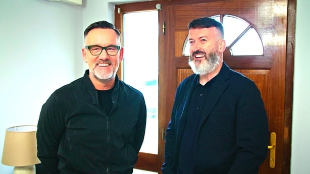 Presenter Brendan Courtney and sports star Dónal Óg Cusack in the TV series Keys To My Life