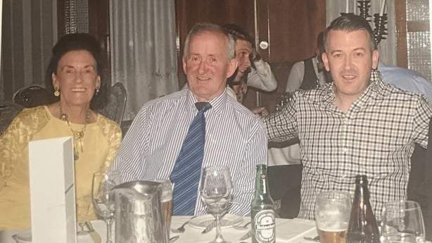 Hurler Dónal Óg Cusack poses for a photo with family members