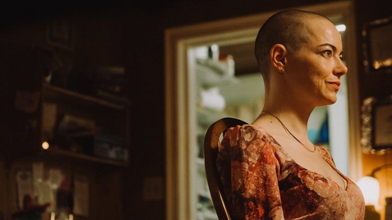 Emma Stone stars as Michelle in director Yorgos Lanthimos' BUGONIA, a Focus Features release.
Photo: Atsushi Nishijima/Focus Features © 2025 All Rights Reserved