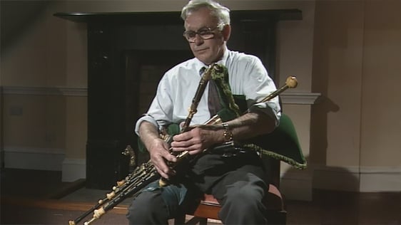 Dublin uilleann piper Tommy Reck in 1990.