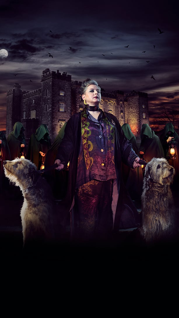 Siobhan McSweeney posing in front of Slane Castle