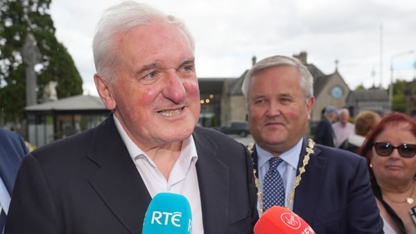 Bertie Ahern speaking to reporters