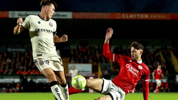 Dayle Rooney of Bohemians (L) in action against Matty Wolfe of Sligo Rovers, Premier Division, August 2025