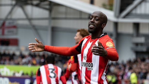 BRENTFORD, ENGLAND - MAY 04: Brentford's Yoane Wissa celebrates scoring his side's fourth goal during the Premier League match between Brentford FC and Manchester United FC at Gtech Community Stadium on May 04, 2025 in Brentford, England. (Photo by Andrew Kearns - CameraSport via Getty Images)