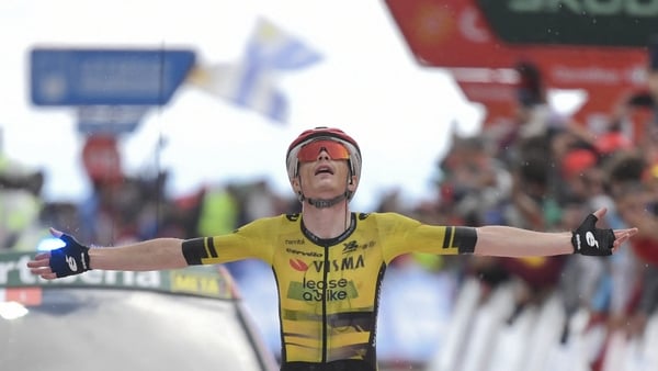 Team Visma-Lease a bike's Danish rider Jonas Vingegaard celebrates crossing first the finish line of the 9th stage of the Vuelta a Espana, a 195 km race between Alfaro and Valdezcaray, on August 31, 2025.