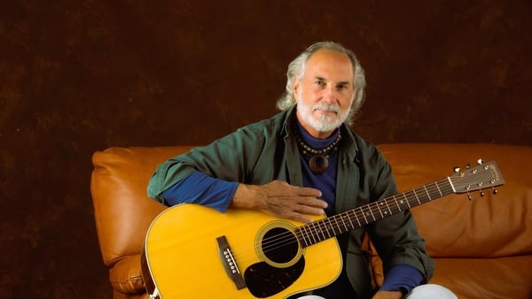 Landscape shot of US singer Mike DeSorda