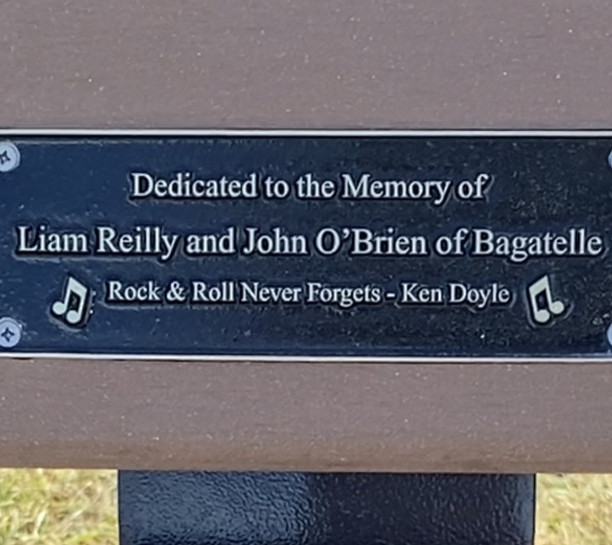 Bagatelle commemorative bench unveiled
