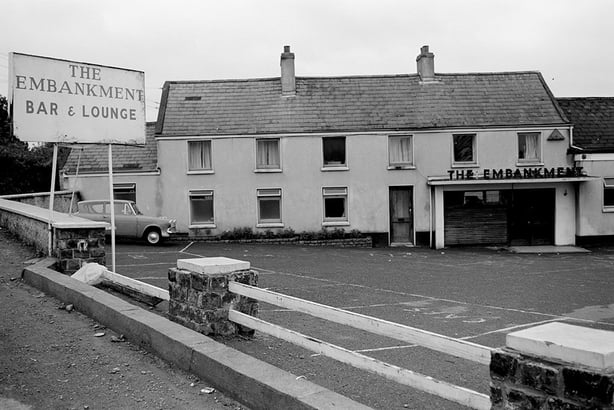 The Embankment Pub, 1972