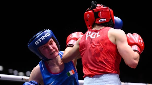 LIVERPOOL, ENGLAND - SEPTEMBER 04: Jennifer Lehane of Ireland in blue Wiktoria Rogalinska of Poland in red during the World Boxing Championships at M&S Bank Arena on September 04, 2025 in Liverpool, England. (Photo by Ben Roberts Photo/Getty Images)