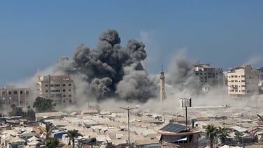 Israeli strike destroys high-rise building in Gaza City
