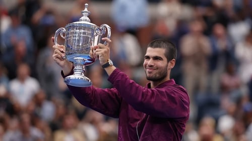 A stunning serving performance laid the foundation for Carlos Alcaraz's victory at Arthur Ashe Stadium, with the Spaniard facing just one break point