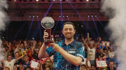 Luke Humphries celebrates his eighth European Tour title in Prague