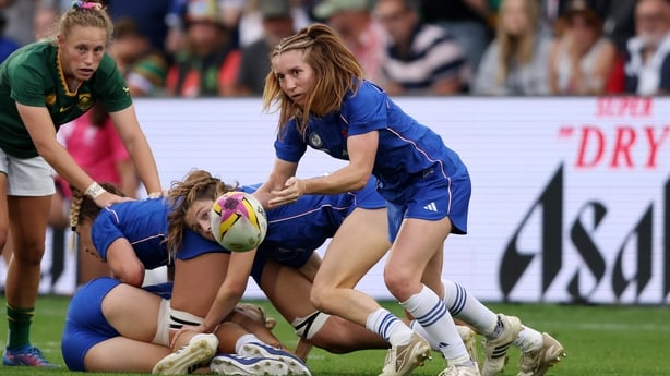 NORTHAMPTON, ENGLAND - SEPTEMBER 07: Pauline Bourdon Sansus of France passes the ball during the Women's Rugby World Cup 2025 Pool D match between France and South Africa at Franklin's Gardens on September 07, 2025 in Northampton, England. (Photo by Paul Harding/Getty Images)