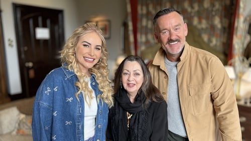 Sandy Kelly appears in the latest episode of Keys To My Life