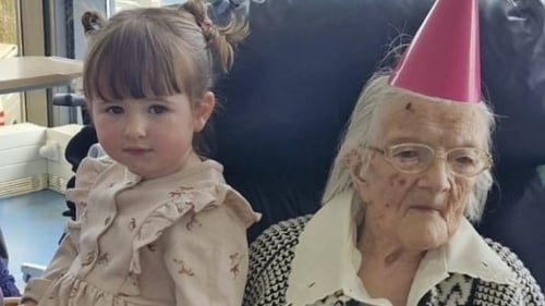 Nábla Diver celebrates 106th birthday with her great niece Aoife Ferry