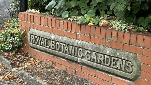 Entrance sign at Botanic Gardens Belfast