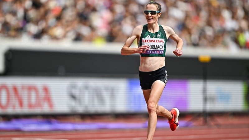 Fionnuala McCormack arriving into the stadium to finish the marathon in Tokyo