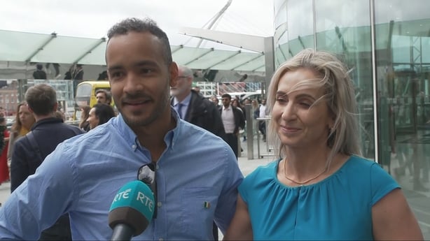 Alan Santos and his wife