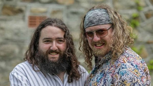 Landscape shot of irish duo Ispini-na-hEireann