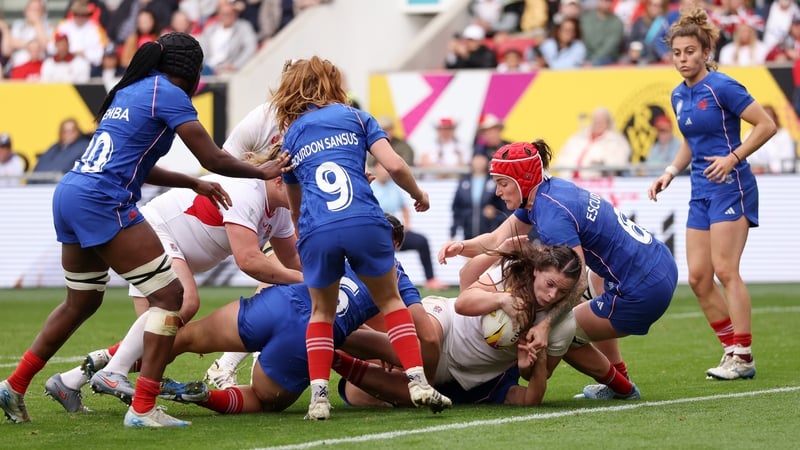 Abbie Ward of England got in for England's third try