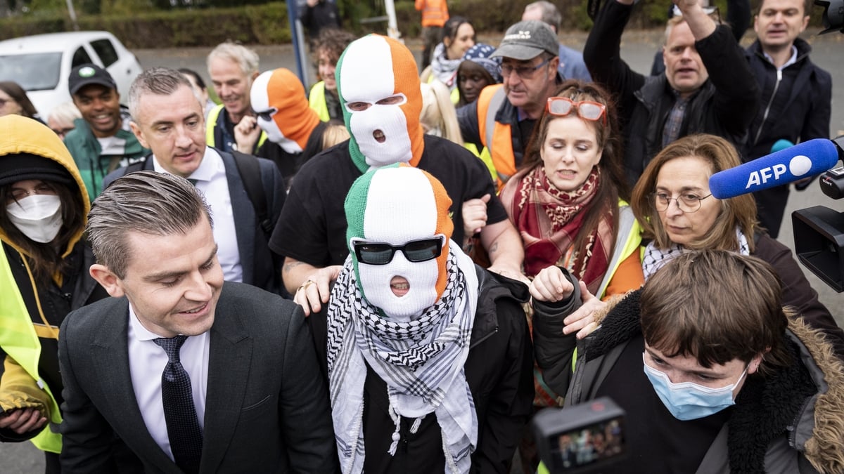 Kneecap's Mo Chara to find out today if terrorism charge will be dropped