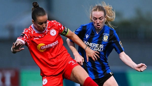 Pearl Slattery of Shelbourne in action against Kelly Brady of Athlone Town during the SSE Airtricity Women's Premier Division match between Athlone Town and Shelbourne at Athlone Town Stadium in Westmeath.