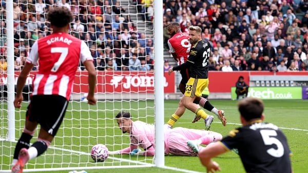 Igor Thiago scores Brentford's second goal