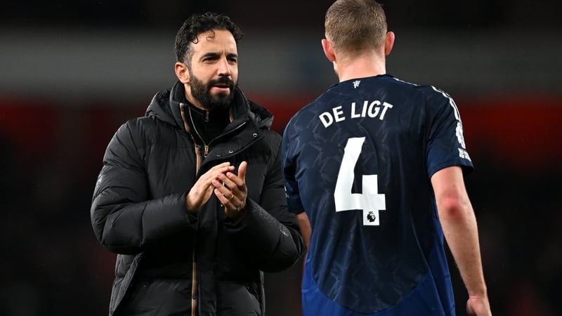 Ruben Amorim speaking to Manchester United defender Matthijs de Ligt