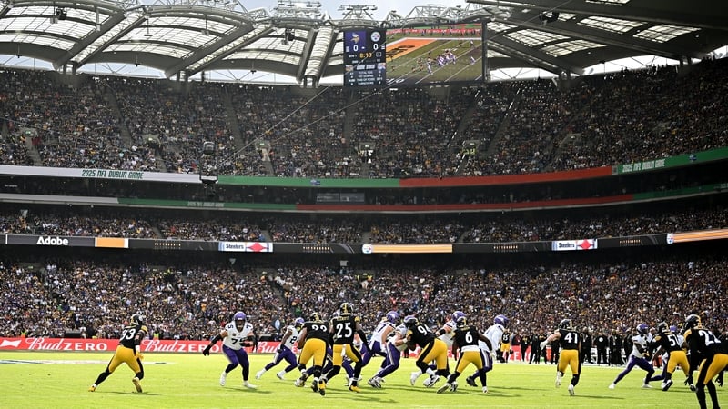 74,512 fans came to Croke Park to watch the Steelers host the Vikings