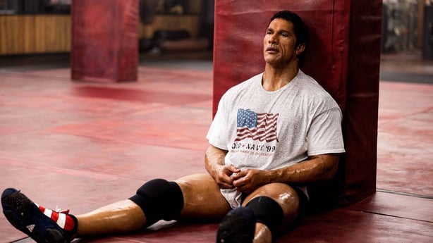 Mark Kerr (Dwayne Johnson) in the gym in The Smashing Machine