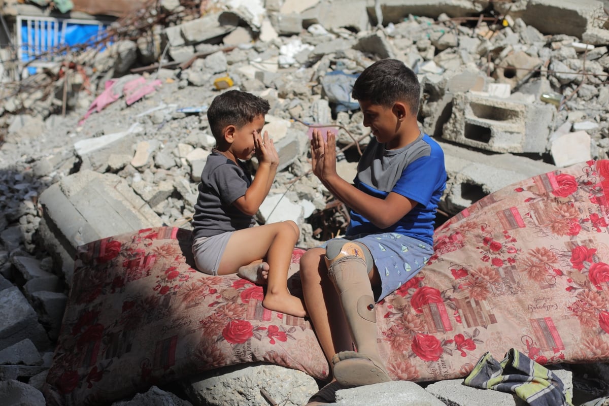 Latest from Gaza as Hamas considers American peace plan