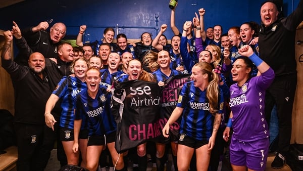 1 October 2025; Athlone Town players and staff celebrate winning the league title after victory in the SSE Airtricity Women's Premier Division match between Cork City and Athlone Town at Turner's Cross in Cork. Photo by Piaras Ó Mídheach/Sportsfile