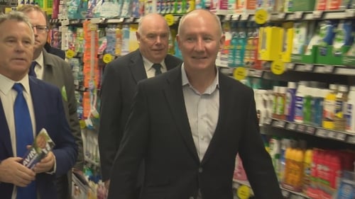 Jim Gavin i mbun stocaireachta in ollmhargadh i bPort Laoise inniu