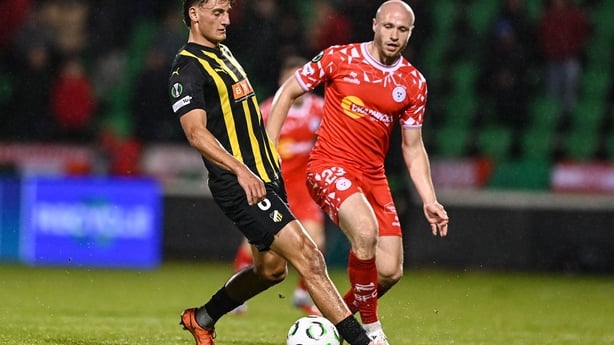 Silas Andersen of Hacken in action against Kerr McInroy of Shelbourne during the UEFA Conference League 2025/26 league phase match between Shelbourne and Hacken at Tallaght Stadium in Dublin.