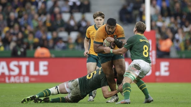 Australia's lock Will Skelton (C)