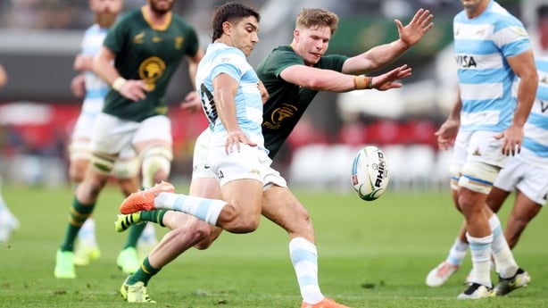 DURBAN, SOUTH AFRICA - SEPTEMBER 27: Ethan Hooker of South Africa looks to charge down Santiago Carreras of Argentina during the Castle Lager Rugby Championship match between South Africa and Argentina at Hollywoodbets Kings Park on September 27, 2025 in Durban, South Africa. (Photo by Steve Haag Sp