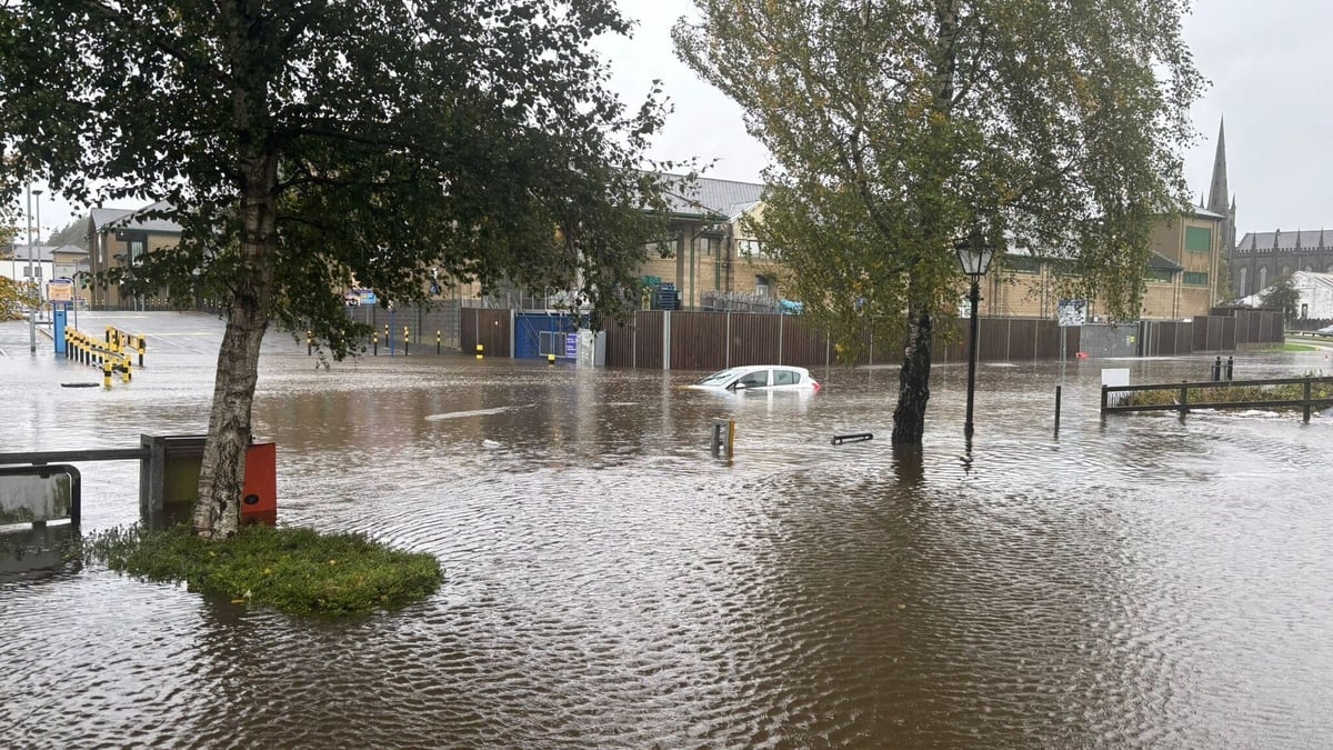 Storm Amy: Status Red wind warning issued for Donegal