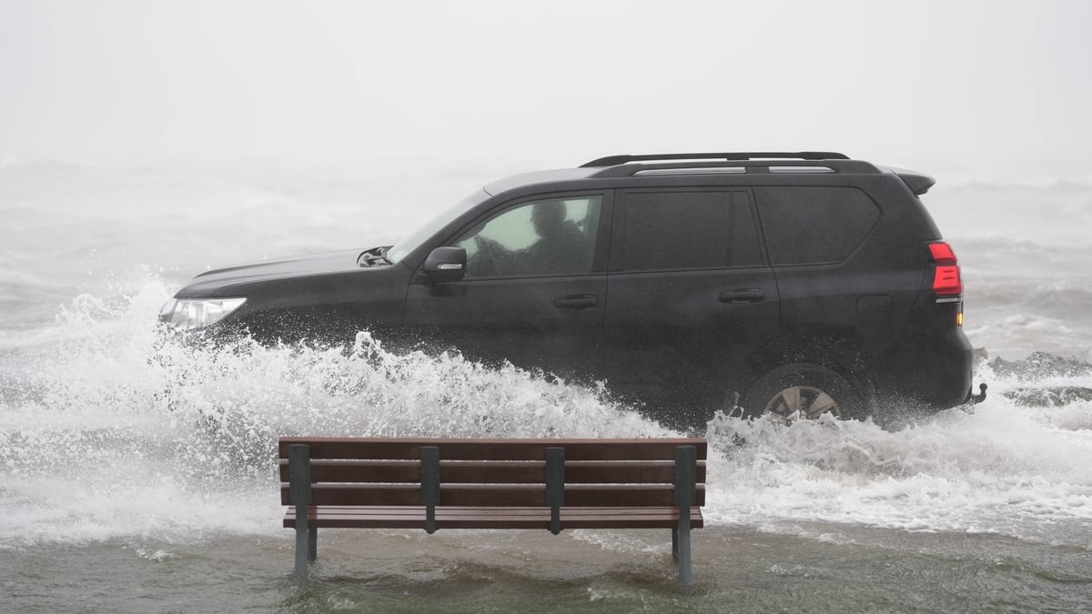 49,000 without power after Storm Amy hits Ireland