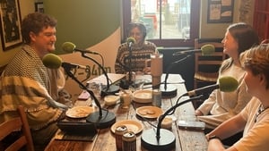 Barry Ó Siucriú, Sinéad Ní Mhuircheartaigh agus Meadhbh Ní Shé, painéal na seachtaine. show image