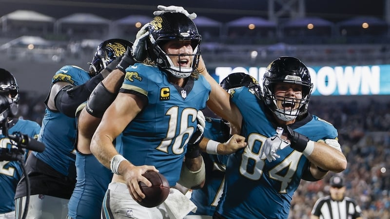 Jaguars rally to late comeback win over Chiefs
