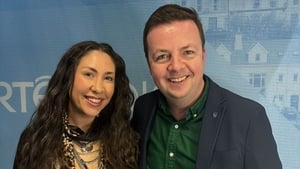 Singer-songwriter RuthAnne Cunningham show image