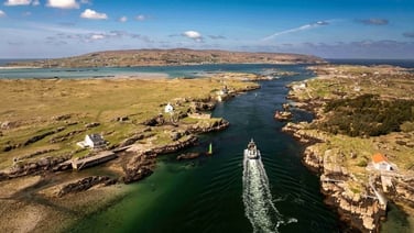 TG4's Ó Mhuir Go Tír explores Ireland's island transportation evolution