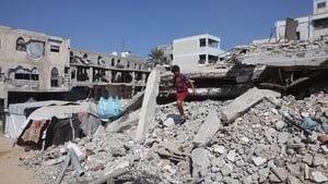 Israel and Hamas agree to Gaza ceasefire and return of hostages show image
