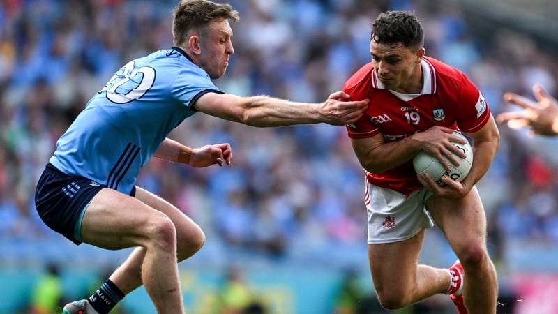 Seán Powter of Cork (r) in action against Tom Lahiff during this year's All-Ireland SFC preliminary quarter-final