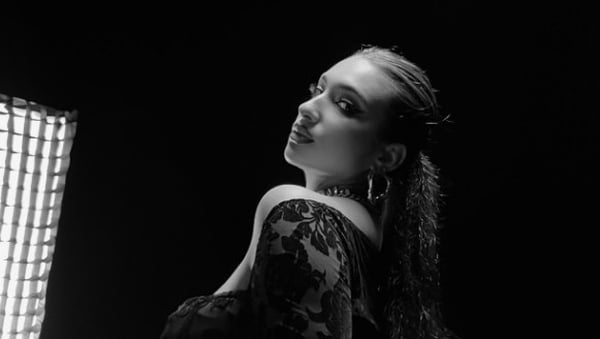 Shot of singer ANASTAZIE