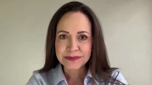 Tá María Corina Machado ar a coimeád ó na húdaráis i Veiniséala le bliain