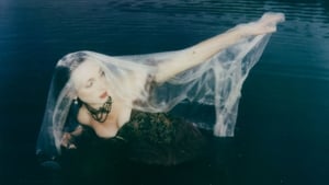 Jessie Dingle, amhránaí agus ceoltóir.  show image