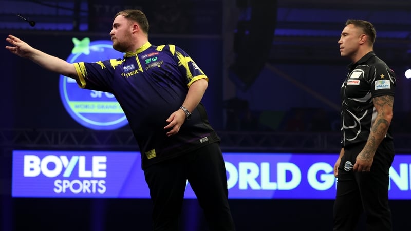Luke Littler (l) came from 2-0 down to beat Gerwyn Price