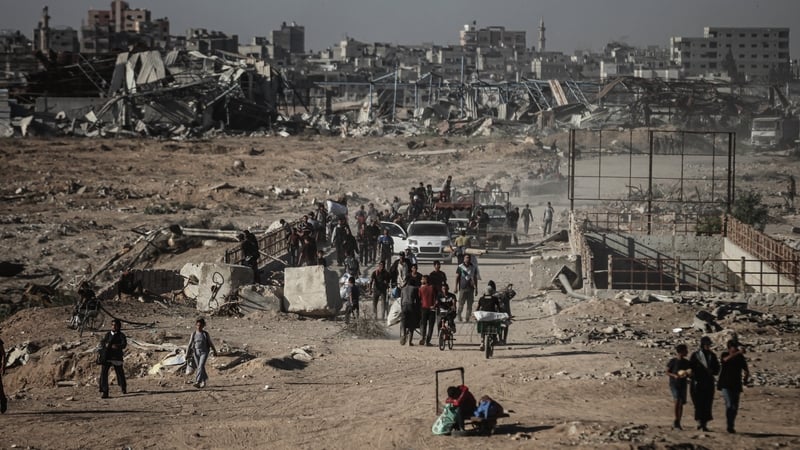 Palestinians begin to return to the north of the enclave following the ceasefire announcement